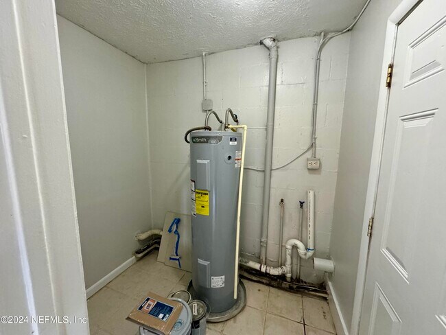 Foto del edificio - 1645 E 16th St