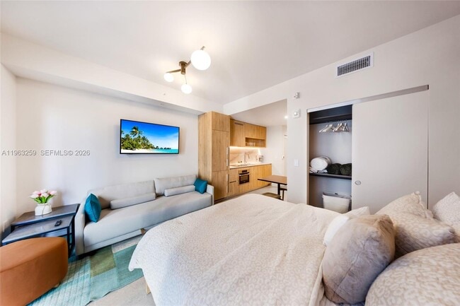 Building Photo - 11 NE 6th St