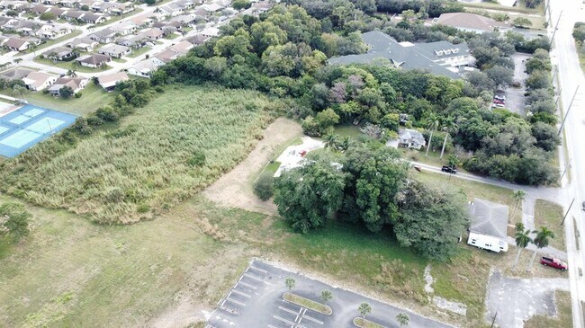 Foto del edificio - 3340 S Jog Rd