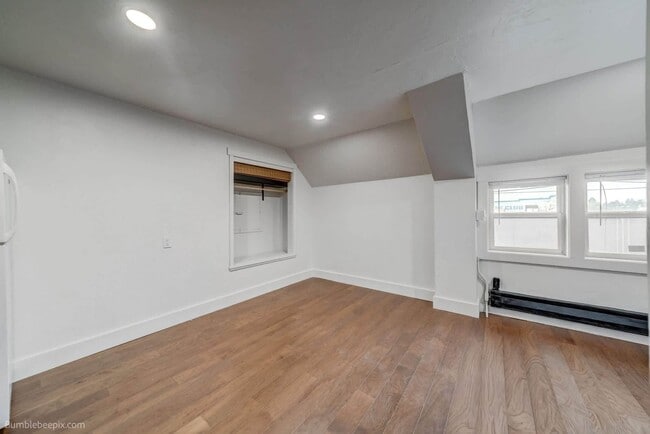 Building Photo - 424 4th St