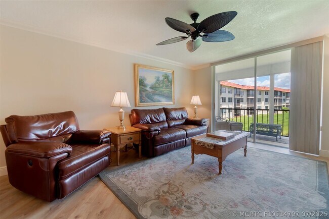 Foto del edificio - 820 S Hollybrook Dr