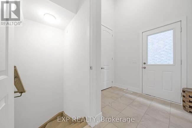 Building Photo - 24 Sikura Cir