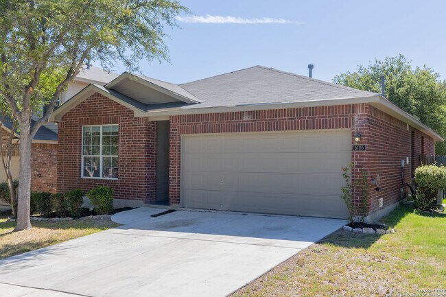 Foto del edificio - 6106 Briscoe Leaf