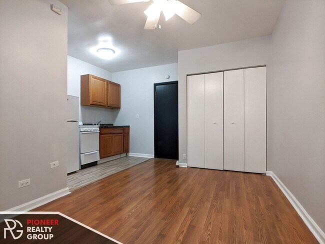 Foto del edificio - 5710 N Winthrop Ave