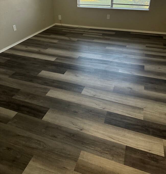 Building Photo - MB Country Meadow Apartments