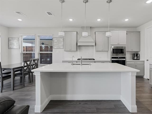 Building Photo - 2656 Stadium View Dr