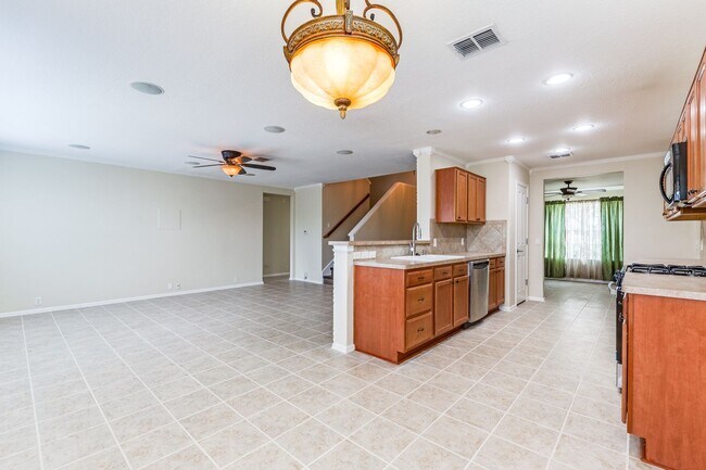 Building Photo - BEAUTIFUL 4-BEDROOM HOME IN ENCINO RIDGE