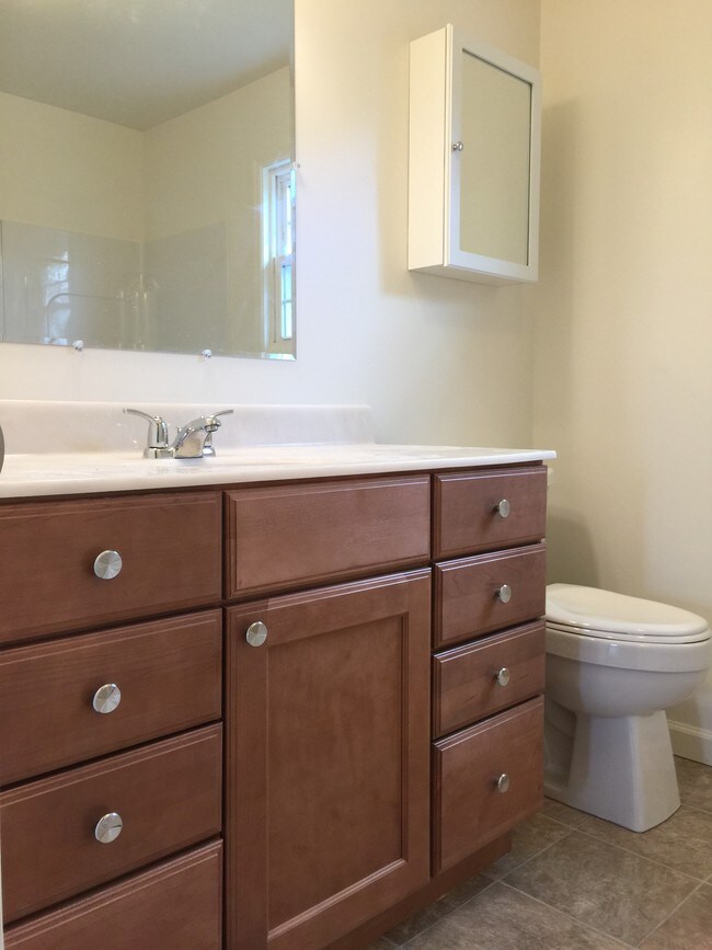 4 Canterbury Woods Street, Queensbury, NY 12804 Townhome Rentals in