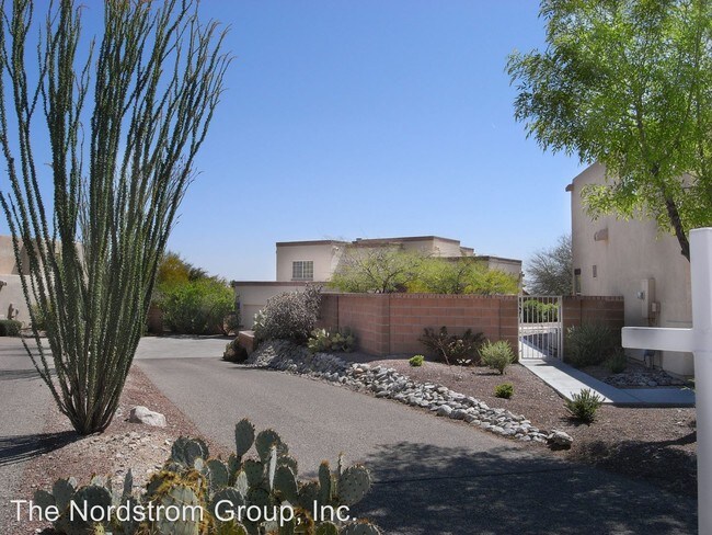 Foto del edificio - 4 br, 3 bath House - 5442 N Crescent Ridge Dr