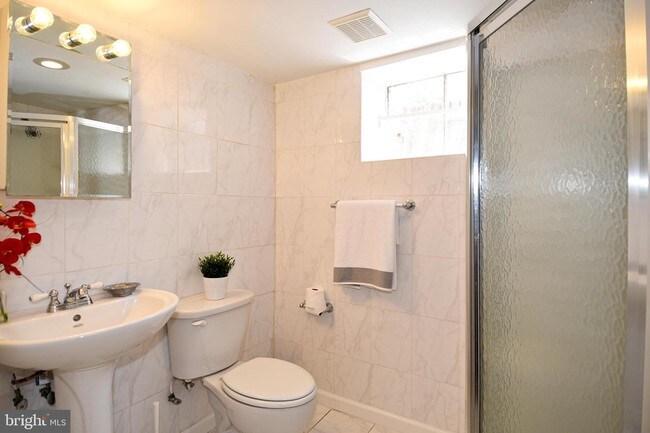 Foto del edificio - 5002 Fort Sumner Dr