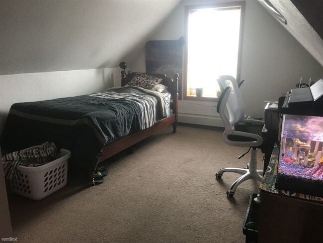Foto del edificio - 2 br, 1 bath  - 2125 Banks Ave Apt 4