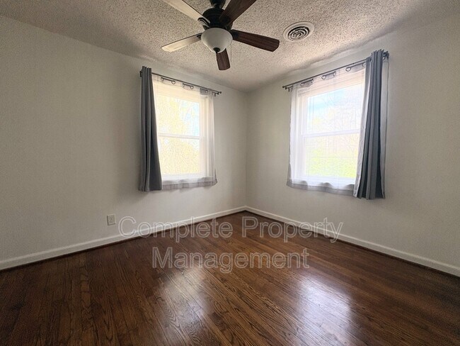 Foto del edificio - 1731 Valley Ave