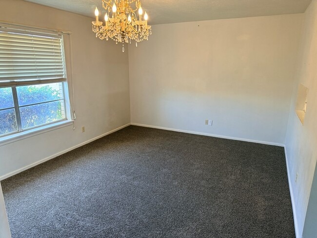 Building Photo - 4252 Candy Ln