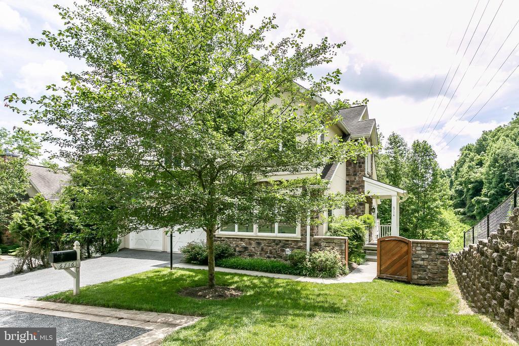 Foto principal - 6716 Newstead Ln
