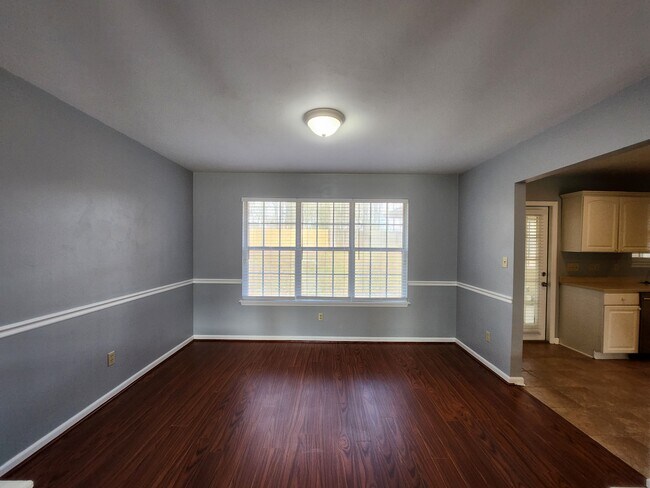 Building Photo - 5742 Countryside Dr