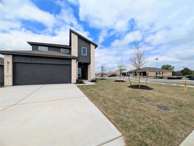 Building Photo - 9400 Oxbow Strap Dr