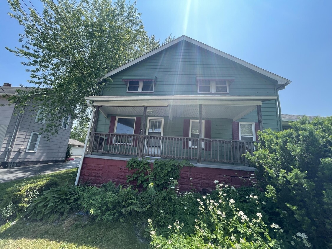 Foto principal - 813 Warren Ave