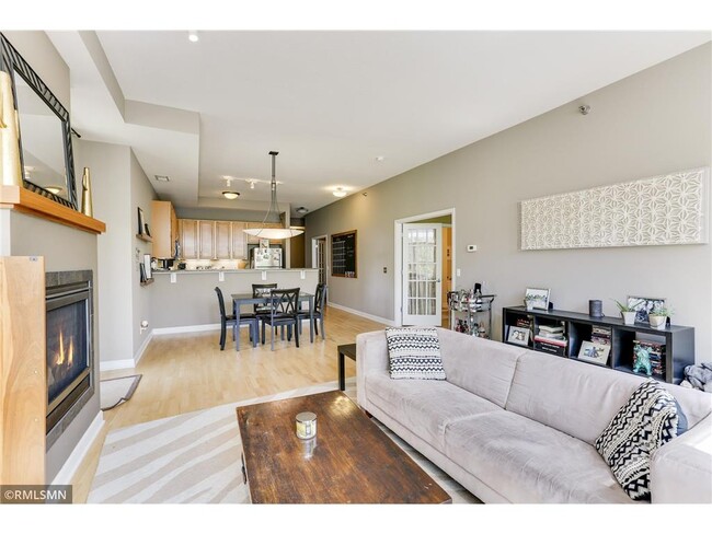 Foto del edificio - 851 River Mews Ct