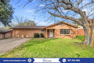 Building Photo - 6921 Greenlee St