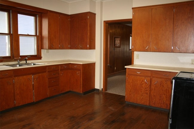 Building Photo - 1031 Lincoln Ave