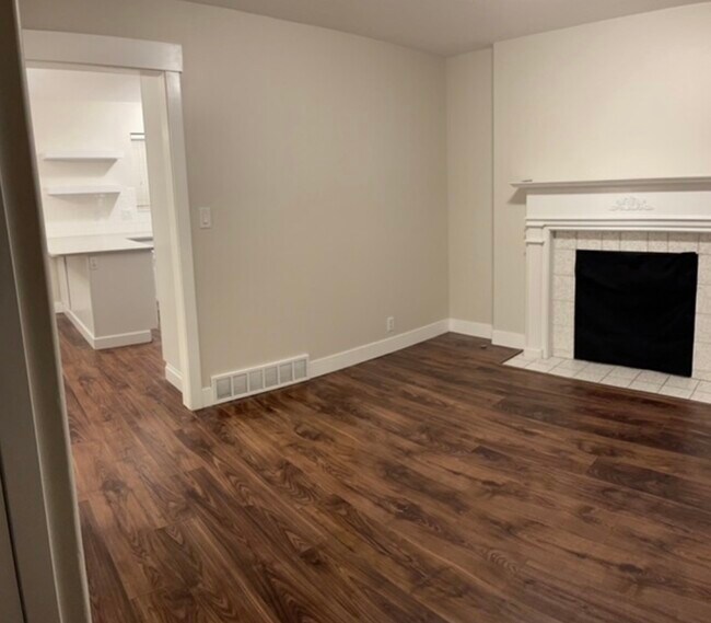 Building Photo - 43 W 1530 S