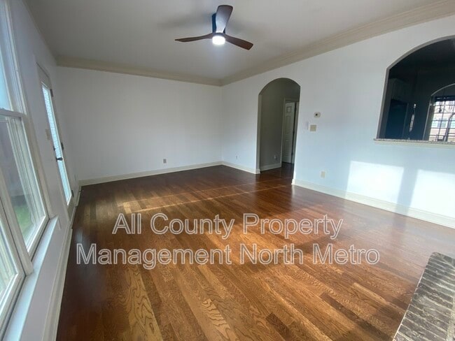 Foto del edificio - 3911 High Dove Way SW