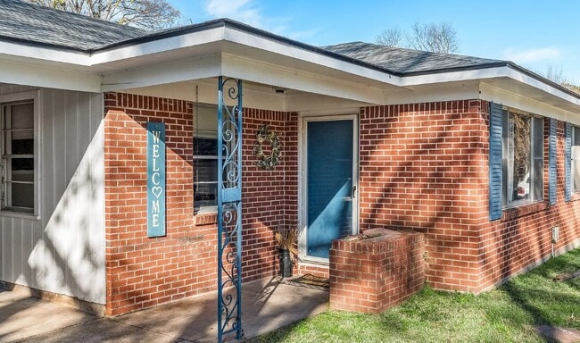 Building Photo - 728 Kimbrough St