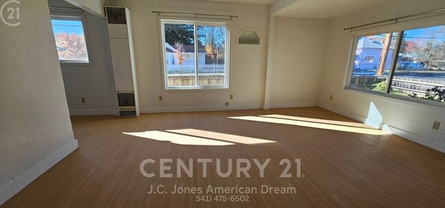 Foto del edificio - Charming Home Close to Downtown Grants Pass