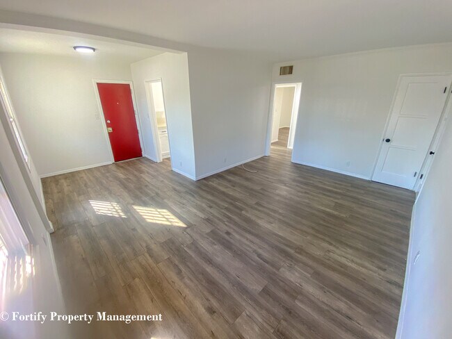 Building Photo - 3403 W 84th Pl