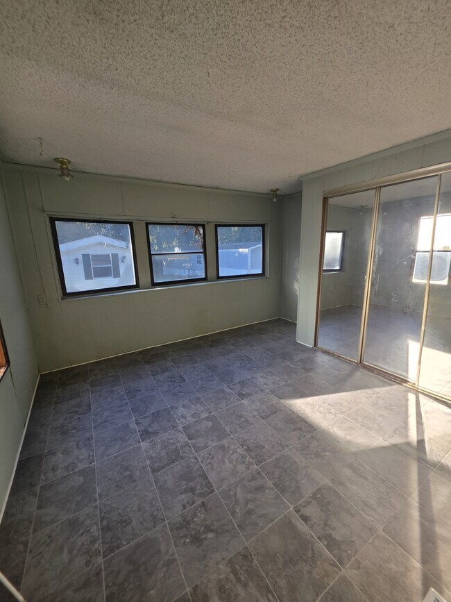 Building Photo - 200 Carroll St