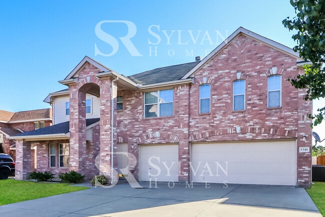 Photo - Everything You Need. All Right Here. House