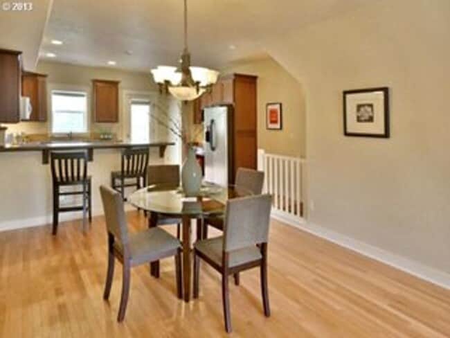 Building Photo - Prime Location, Overlook Townhome!