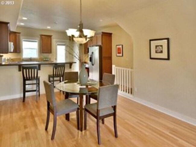 Foto del edificio - Prime Location, Overlook Townhome!