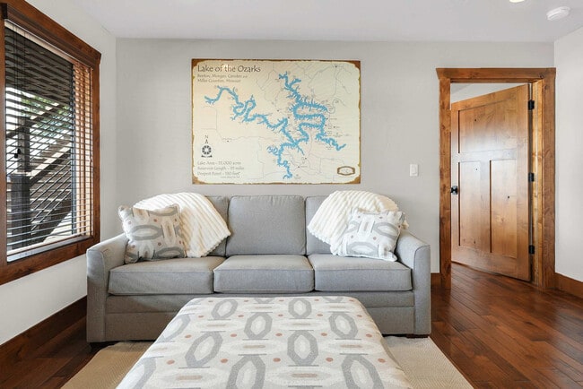 Building Photo - 201 Shady Ozark Ln