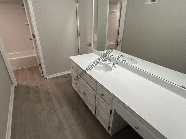 Foto del edificio - 1508 N Ironwood Pl