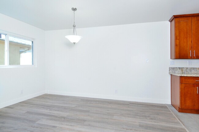 Foto del edificio - 320 E Stocker St