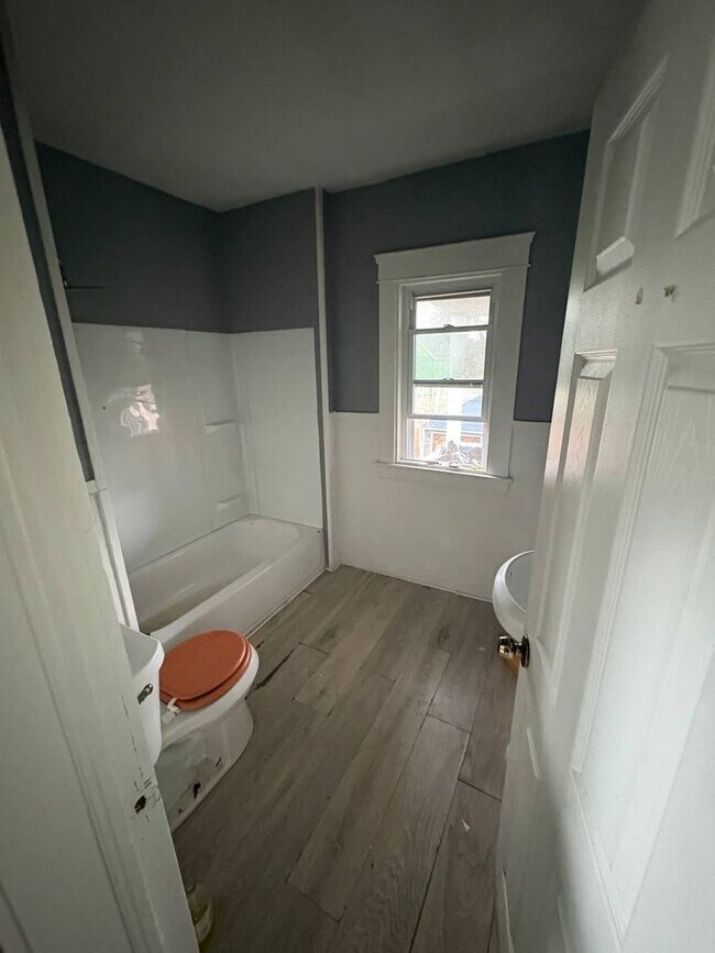 Foto del edificio - 9919 Stoughton Ave