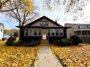 Building Photo - 323 S Janesville St