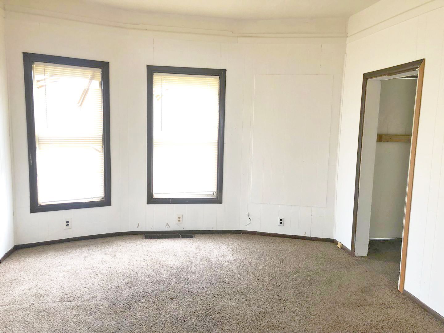 7815 Jeffries Ave Cleveland, OH 44105 – photo 2