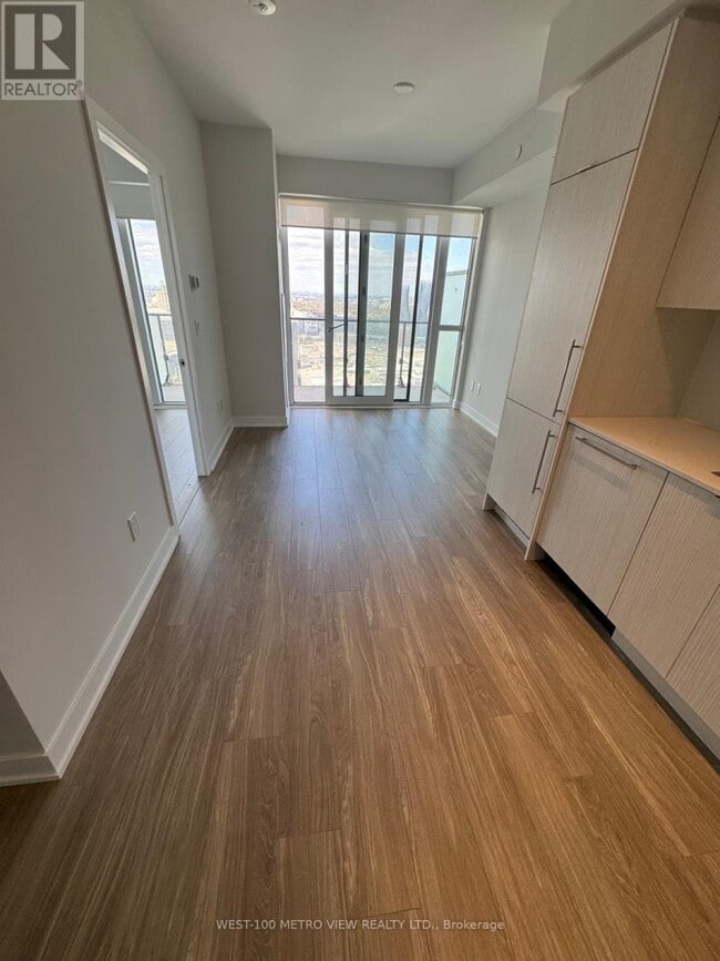 Photo du bâtiment - 430-3430 Square One Dr