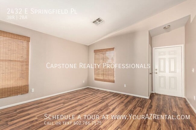 Foto del edificio - 2432 E Springfield Pl