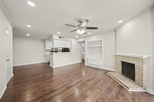 Foto del edificio - 12905 Woodforest Blvd