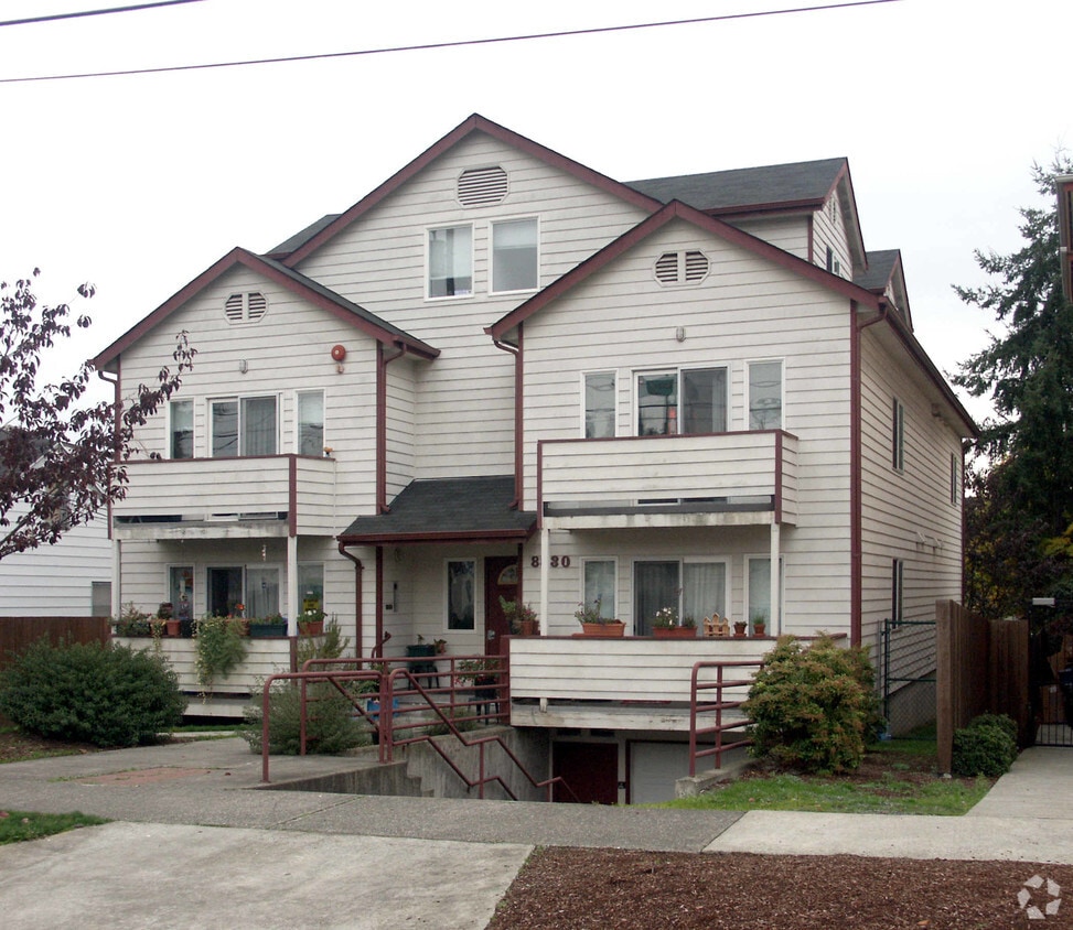 Building Photo - Nesbit Apartments