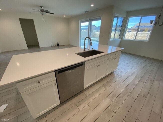 Building Photo - 3 br, 2 bath House - 2535 Orange Ct