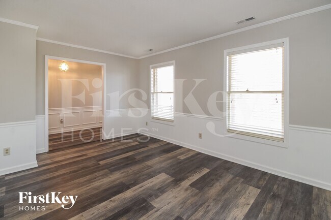 Foto del edificio - 7808 Beech Forest Rd