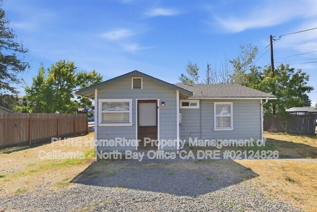 Foto del edificio - 1230 Clover Dr