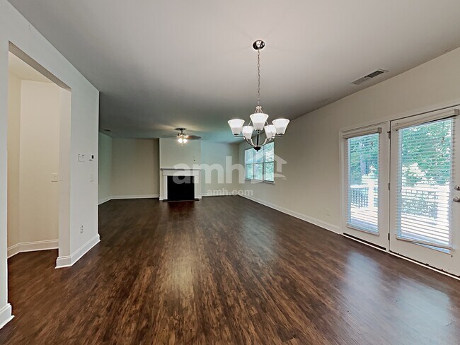 Building Photo - 453 Juniper Bluff