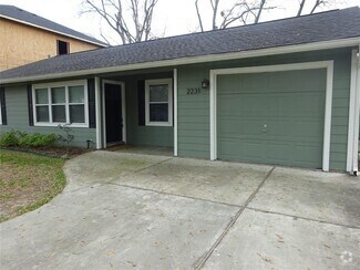 Building Photo - 2231 Saxon Dr