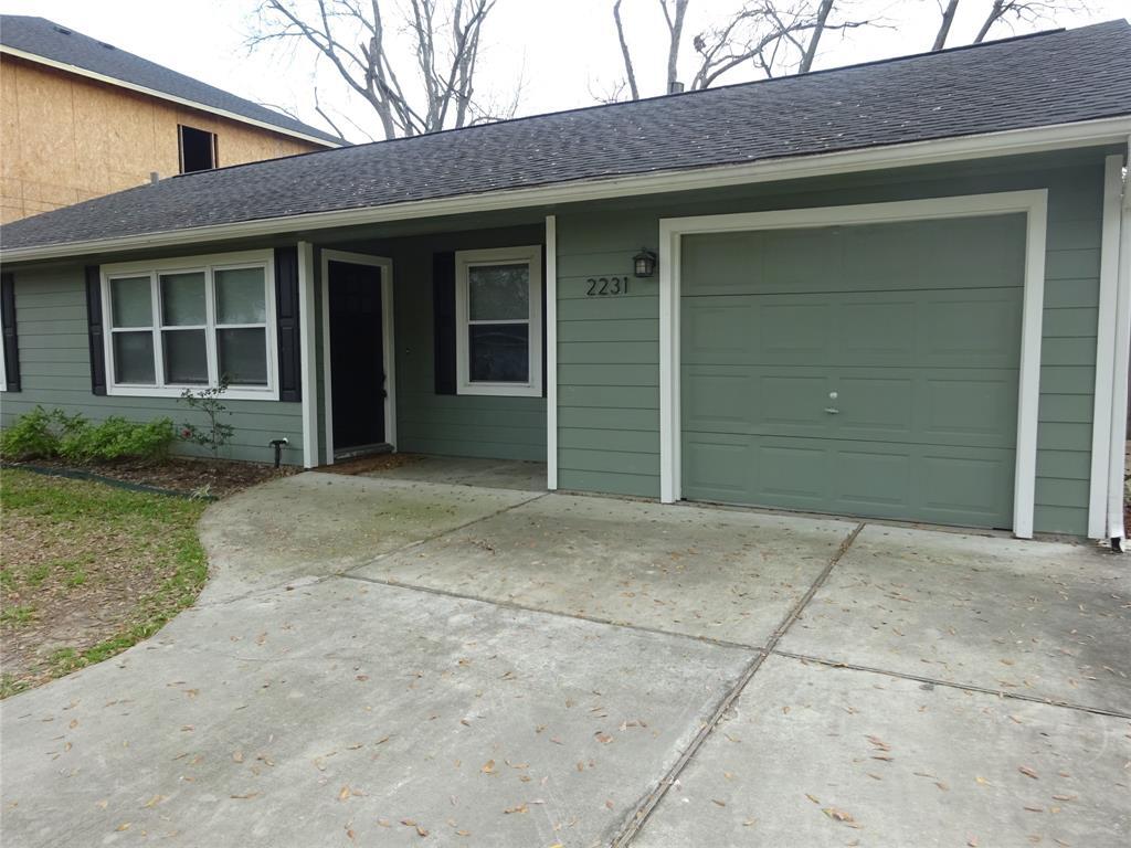 Foto principal - 2231 Saxon Dr