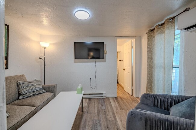 Building Photo - 704 Pacific Ave SW